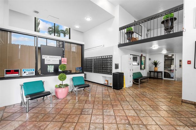 1561 Pensacola Street 405, Honolulu, HI 96822