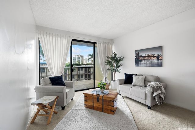 1561 Pensacola Street 405, Honolulu, HI 96822