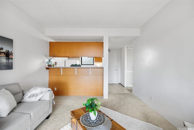 1561 Pensacola Street 405, Honolulu, HI 96822
