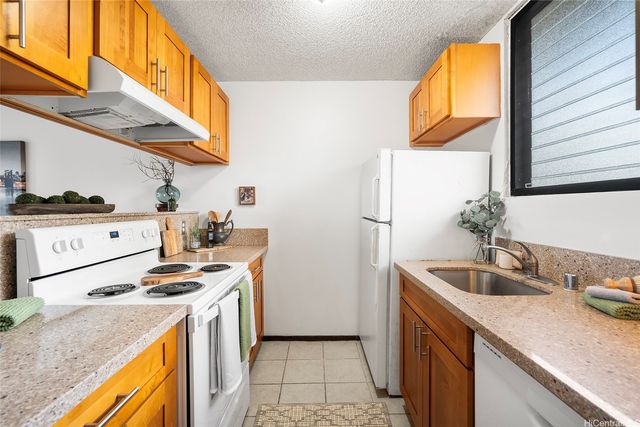 1561 Pensacola Street 405, Honolulu, HI 96822