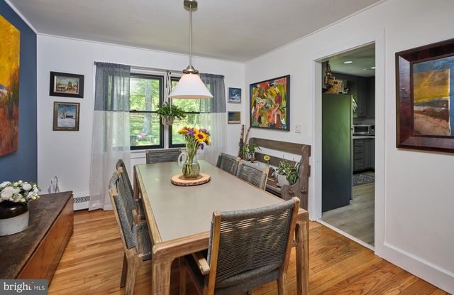 24 WALTON DR, New Hope, PA 18938