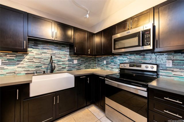 333 Aoloa Street 304, Kailua, HI 96734