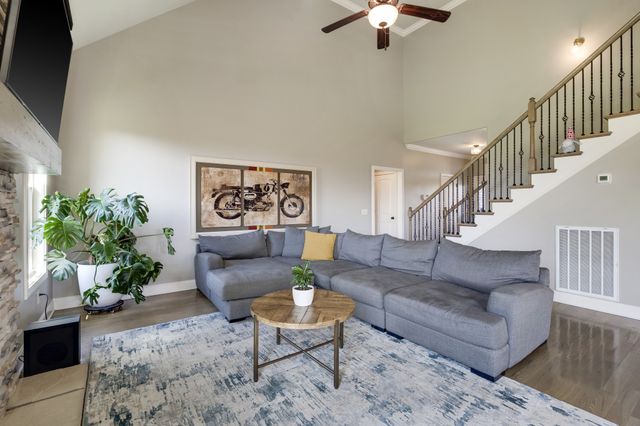 94 Branham Mill Rd, Gallatin, TN 37066