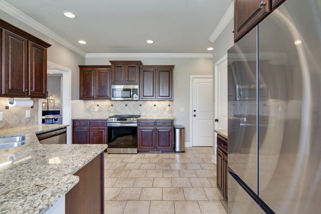 94 Branham Mill Rd, Gallatin, TN 37066