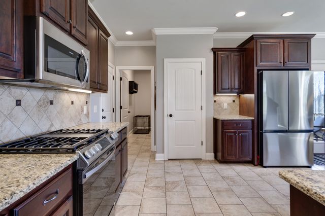 94 Branham Mill Rd, Gallatin, TN 37066