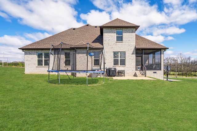 94 Branham Mill Rd, Gallatin, TN 37066