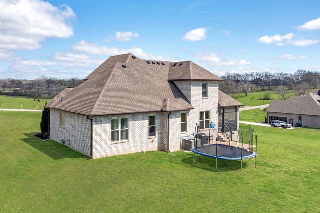 94 Branham Mill Rd, Gallatin, TN 37066