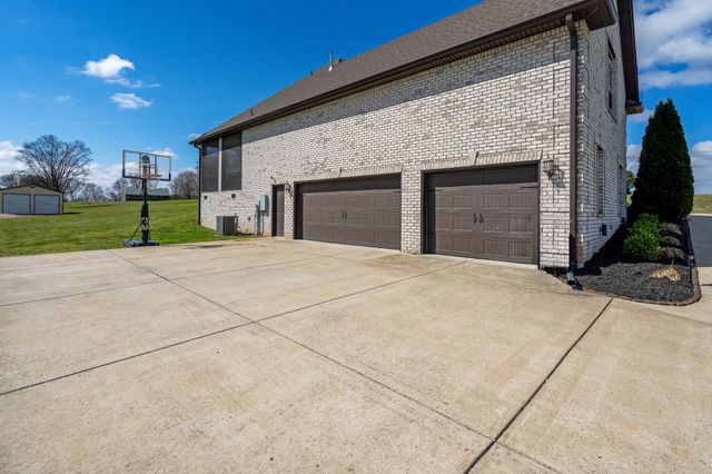 94 Branham Mill Rd, Gallatin, TN 37066