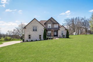 94 Branham Mill Rd, Gallatin, TN 37066