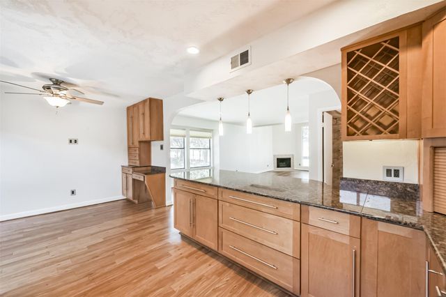 2601 S Braeswood Boulevard 105, Houston, TX 77025