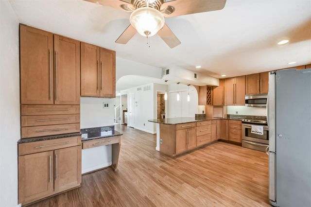 2601 S Braeswood Boulevard 105, Houston, TX 77025