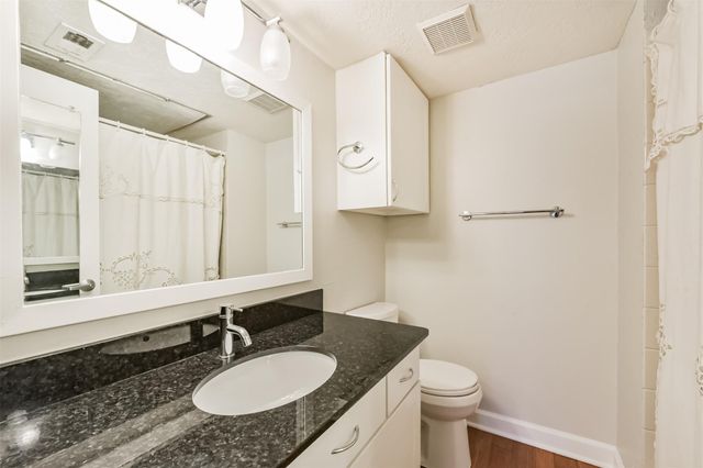 2601 S Braeswood Boulevard 105, Houston, TX 77025