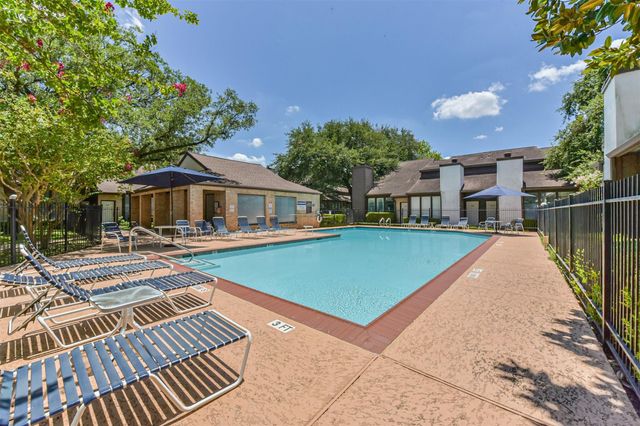 2601 S Braeswood Boulevard 105, Houston, TX 77025