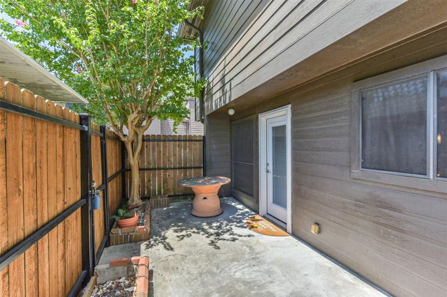 2601 S Braeswood Boulevard 105, Houston, TX 77025