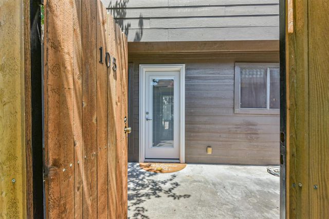 2601 S Braeswood Boulevard 105, Houston, TX 77025