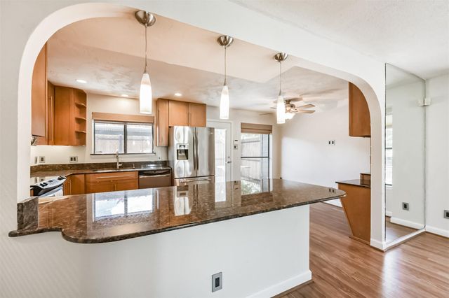 2601 S Braeswood Boulevard 105, Houston, TX 77025