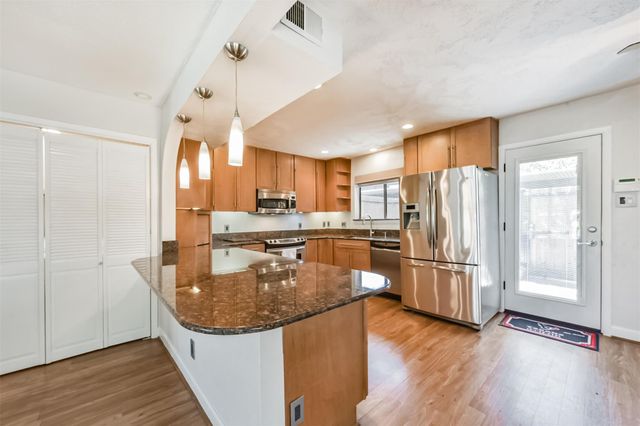 2601 S Braeswood Boulevard 105, Houston, TX 77025