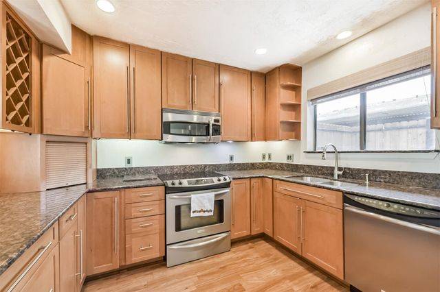 2601 S Braeswood Boulevard 105, Houston, TX 77025