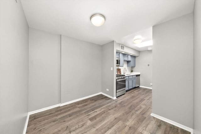 333 S EAST Avenue 405, Oak Park, IL 60302