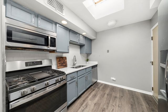 333 S EAST Avenue 405, Oak Park, IL 60302