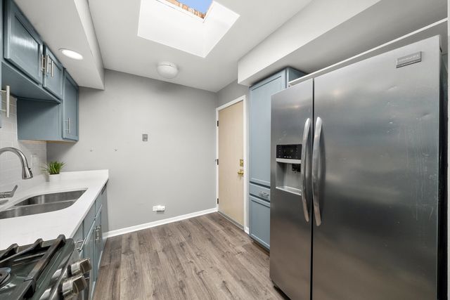 333 S EAST Avenue 405, Oak Park, IL 60302