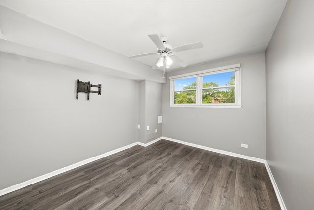 333 S EAST Avenue 405, Oak Park, IL 60302