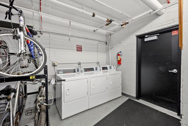 333 S EAST Avenue 405, Oak Park, IL 60302