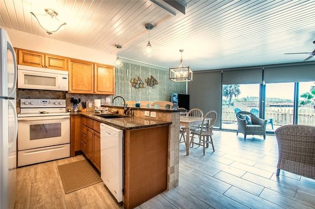 7477 State Highway 361 107, Port Aransas, TX 78373