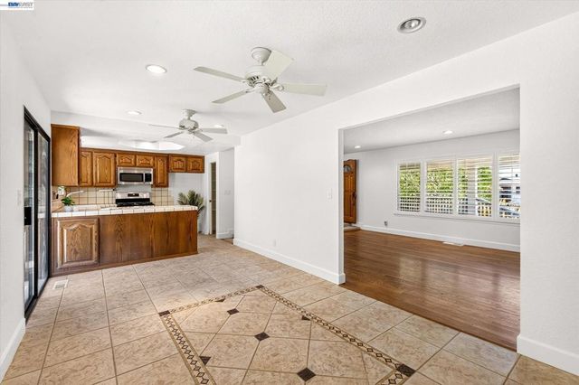 5775 Cold Water Dr, Castro Valley, CA 94552