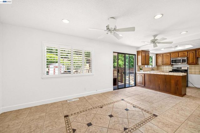 5775 Cold Water Dr, Castro Valley, CA 94552