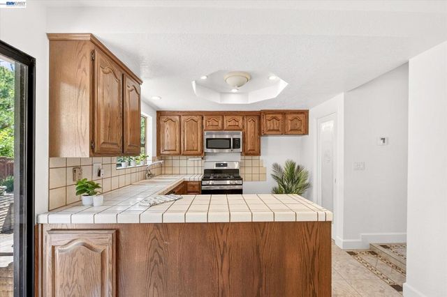 5775 Cold Water Dr, Castro Valley, CA 94552