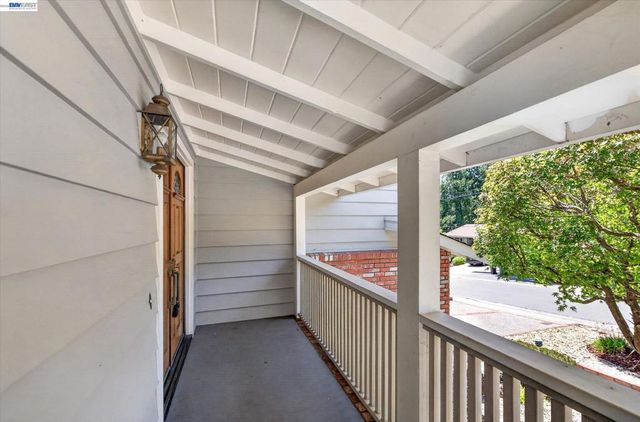5775 Cold Water Dr, Castro Valley, CA 94552