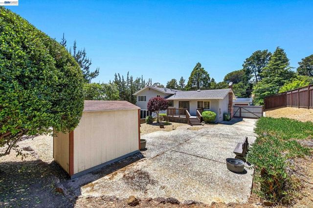 5775 Cold Water Dr, Castro Valley, CA 94552