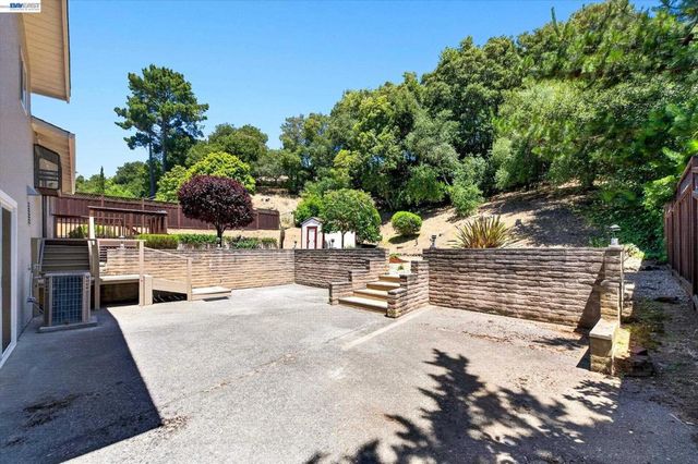 5775 Cold Water Dr, Castro Valley, CA 94552