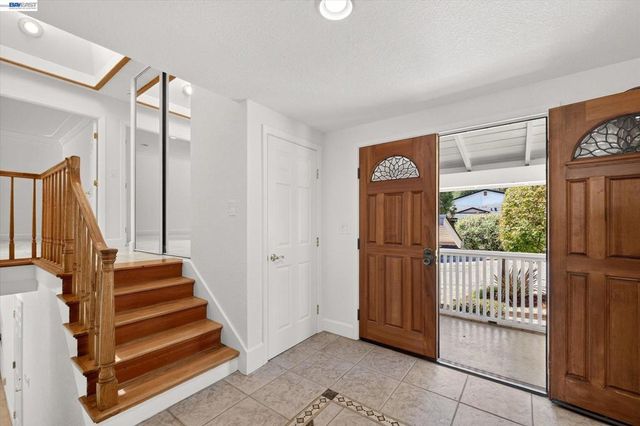5775 Cold Water Dr, Castro Valley, CA 94552
