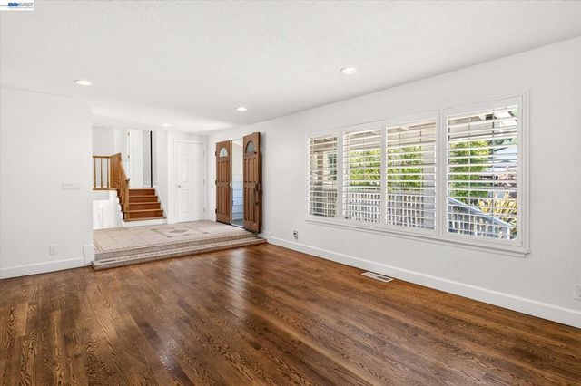 5775 Cold Water Dr, Castro Valley, CA 94552