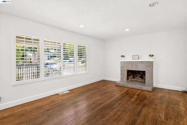 5775 Cold Water Dr, Castro Valley, CA 94552