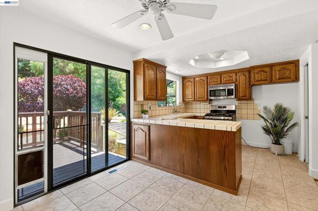 5775 Cold Water Dr, Castro Valley, CA 94552