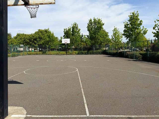 2715 Shellgate Circle, Hayward, CA 94545