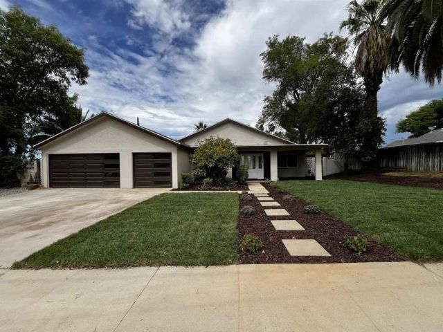329 E South Avenue, Redlands, CA 92373