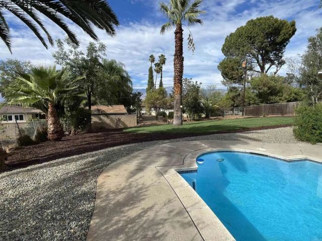 329 E South Avenue, Redlands, CA 92373