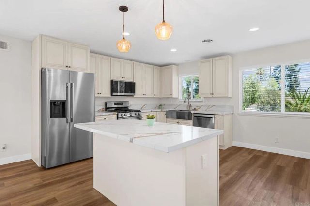 329 E South Avenue, Redlands, CA 92373