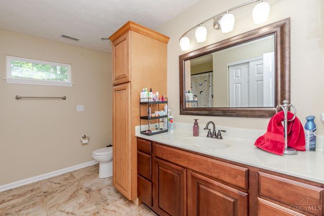 2186 Tourney Trail, Beavercreek, OH 45434