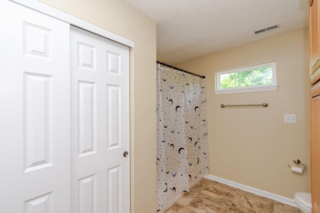 2186 Tourney Trail, Beavercreek, OH 45434
