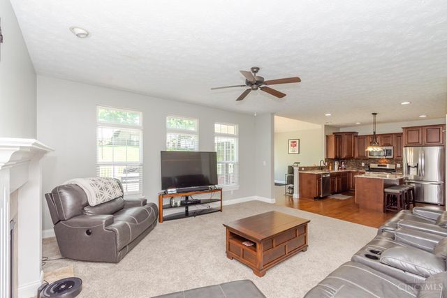 2186 Tourney Trail, Beavercreek, OH 45434