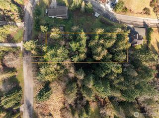 9999 Delguzzi Dr, Port Angeles, WA 98362