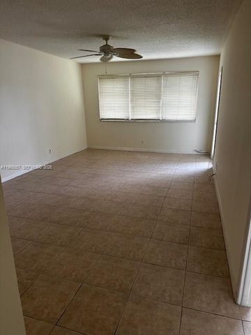 2223 Park Lane 304, Hollywood, FL 33021