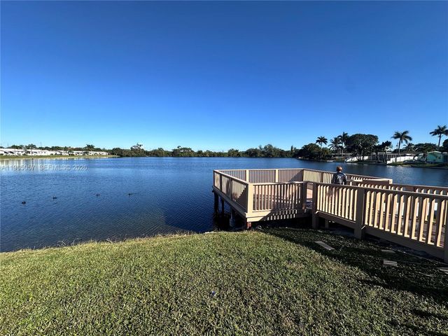 2223 Park Lane 304, Hollywood, FL 33021