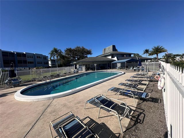 2223 Park Lane 304, Hollywood, FL 33021