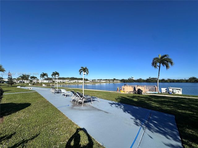 2223 Park Lane 304, Hollywood, FL 33021